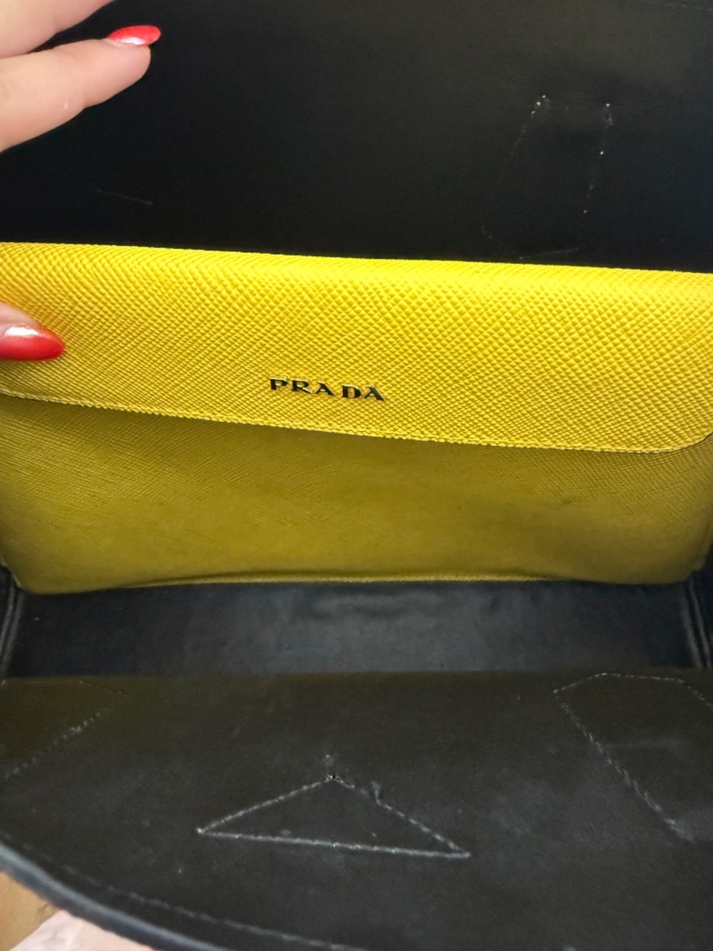 Prada bag - Picture 3 of 4
